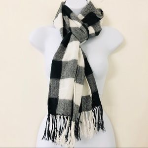 Black and white plaid scarf